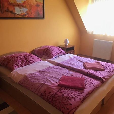 Vida Apartman Sarvar Ngoại thất bức ảnh