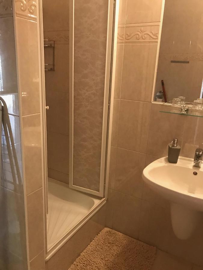 Vida Apartman Sarvar Ngoại thất bức ảnh
