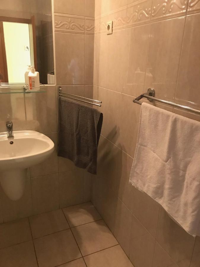 Vida Apartman Sarvar Ngoại thất bức ảnh